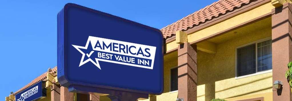 Americas Best Value Inn & Suites Forsyth Exterior photo